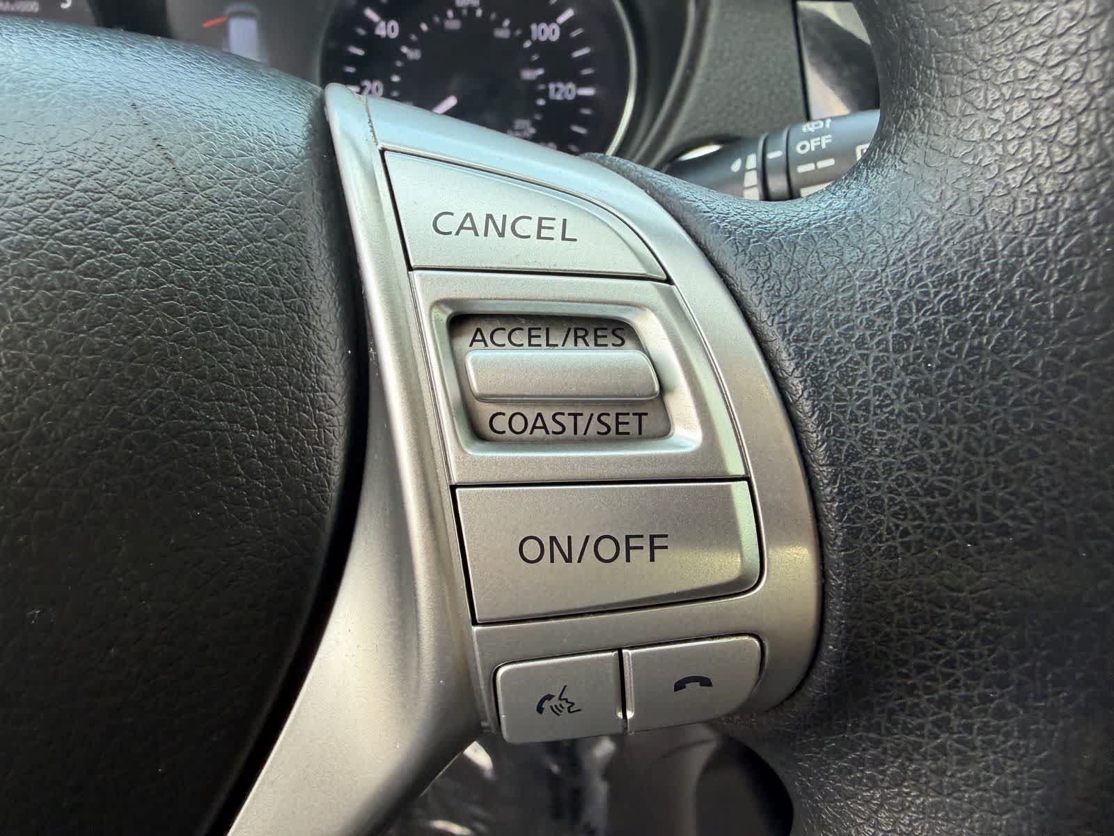 Used 2014 Nissan Rogue SV FWD image 18