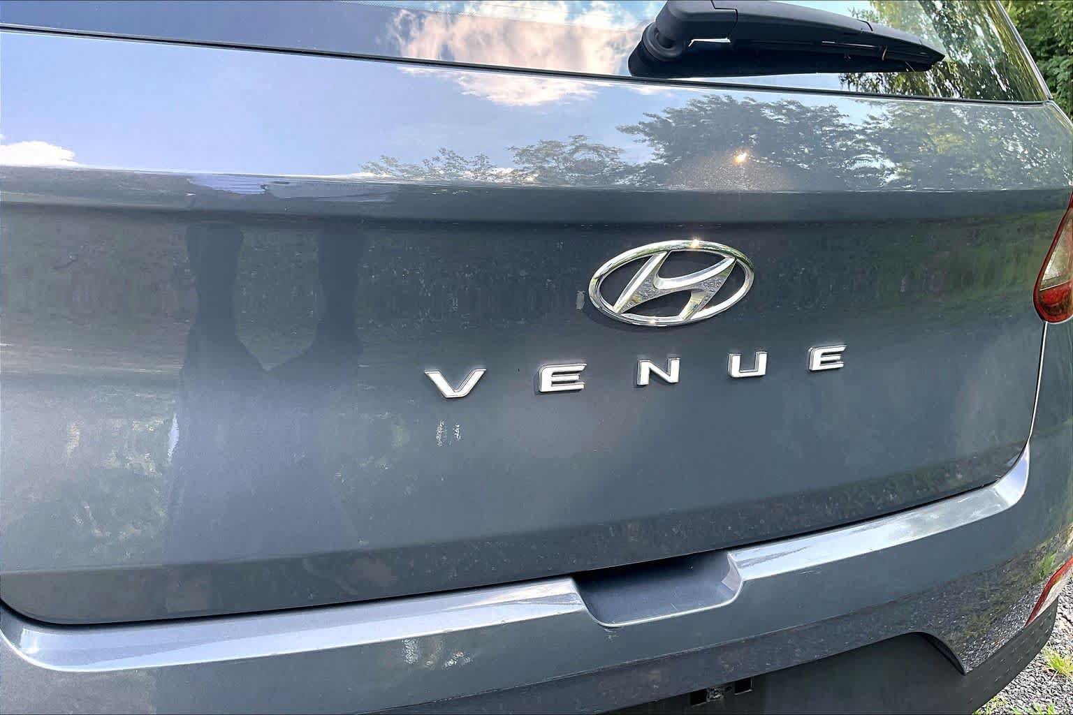 Used 2025 Hyundai Venue SEL FWD image 10