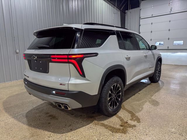 Used 2024 Chevrolet Traverse Z71 image 7