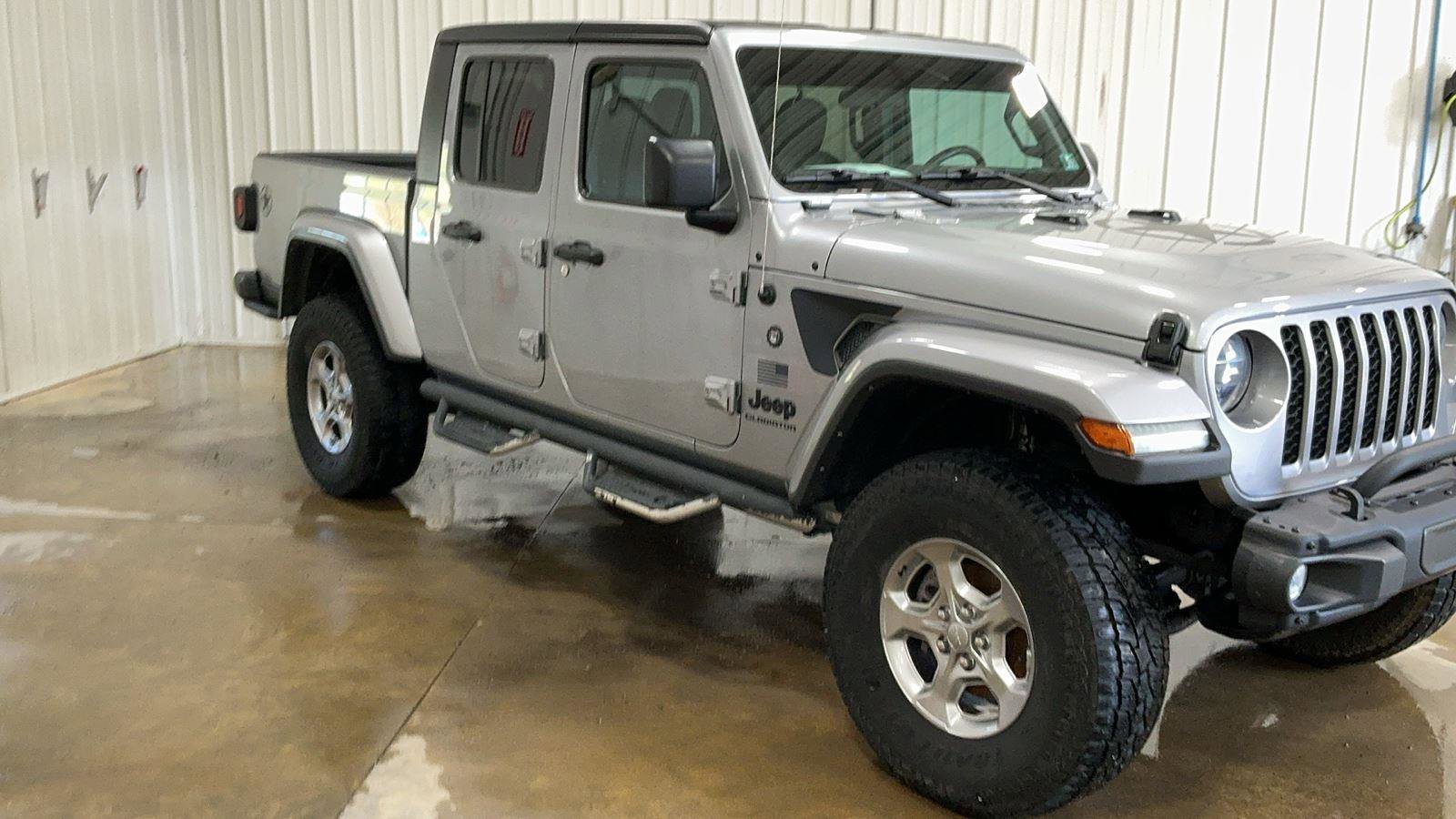 Used 2021 Jeep Gladiator Sport AWD/4WD image 4