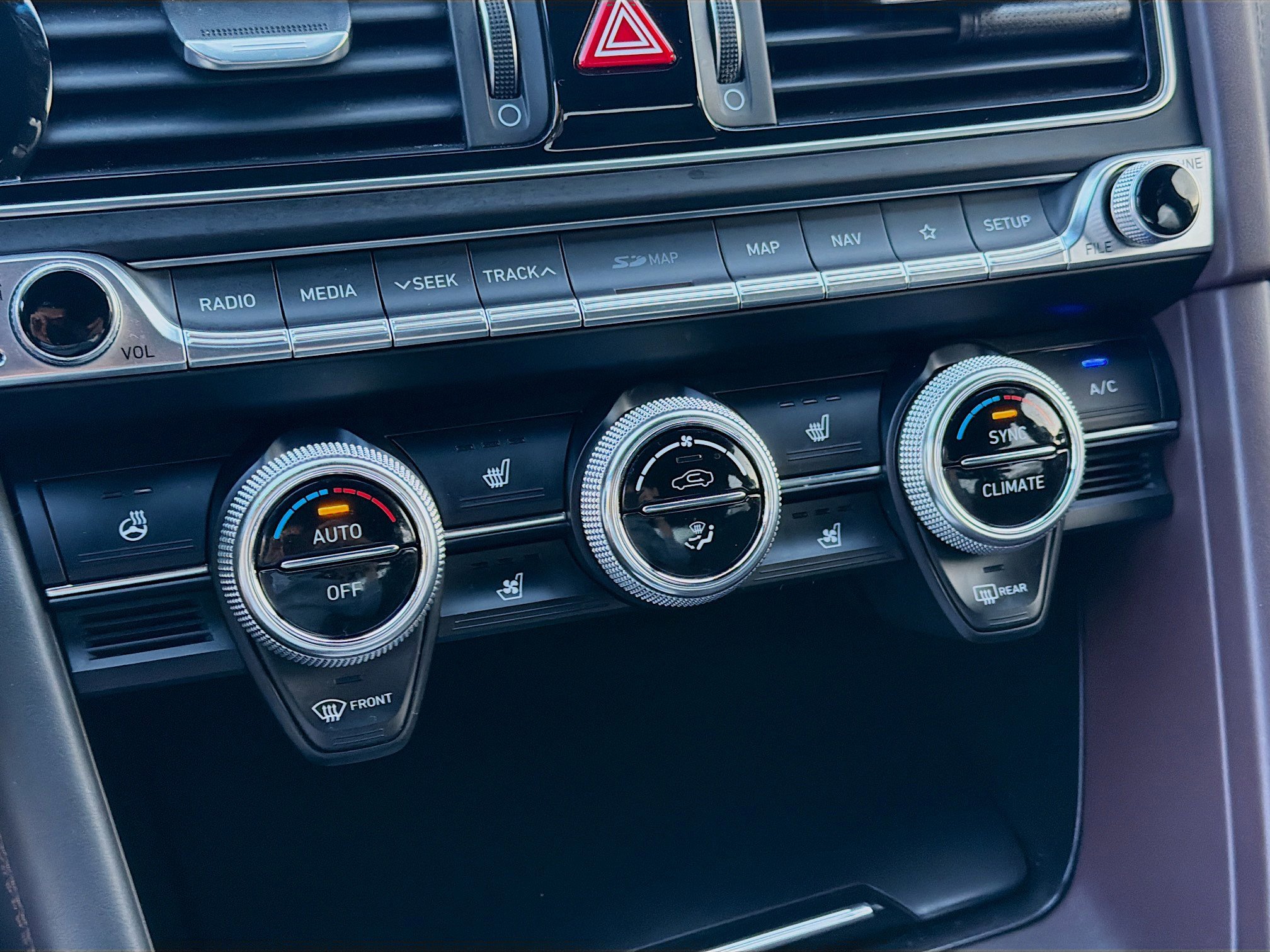 Used 2019 Genesis G70 2.0T Advanced w/ Dynamic Package image 14