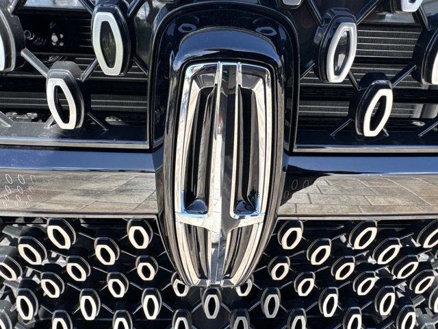 New 2026 Lincoln Navigator L Reserve AWD/4WD image 7