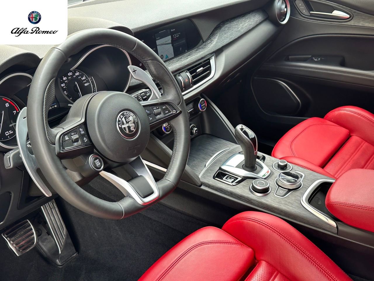Used 2023 Alfa Romeo Stelvio Sprint image 9