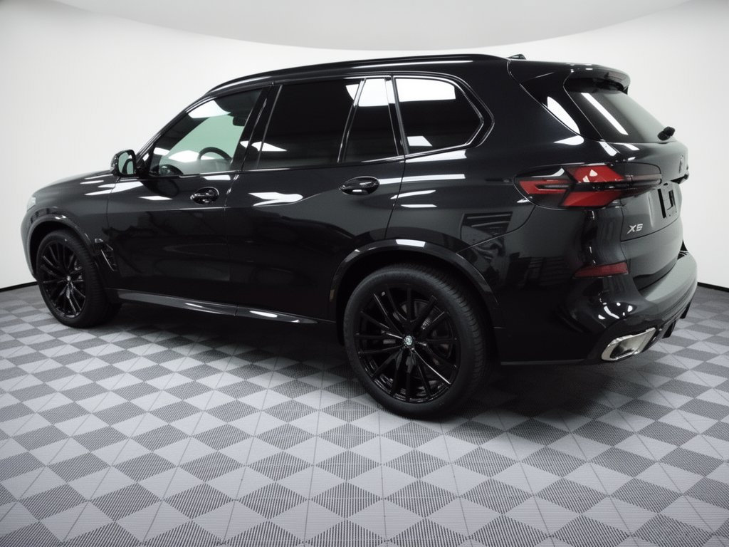 Used 2026 BMW X5 xDrive40i w/ M Sport Package AWD/4WD image 3