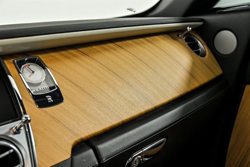Used 2017 Rolls-Royce Wraith RWD image 31