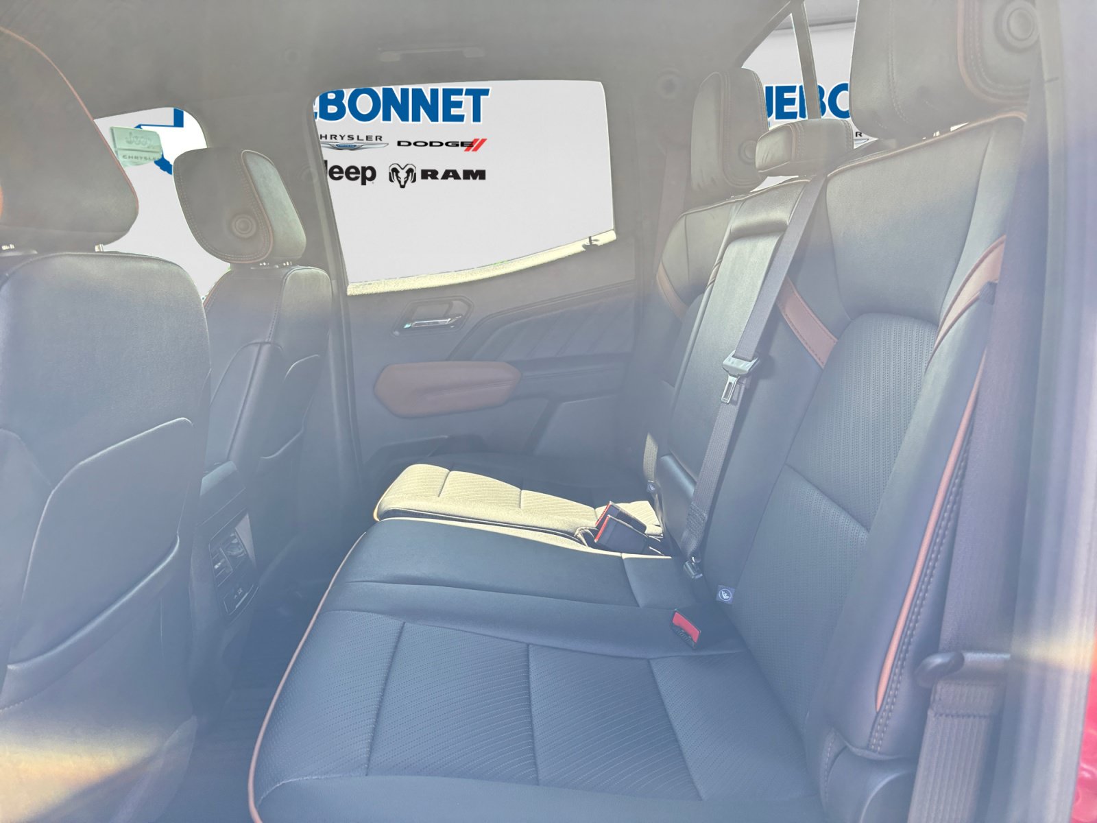 Used 2024 GMC Canyon AT4 w/ AT4 Premium Package AWD/4WD image 21