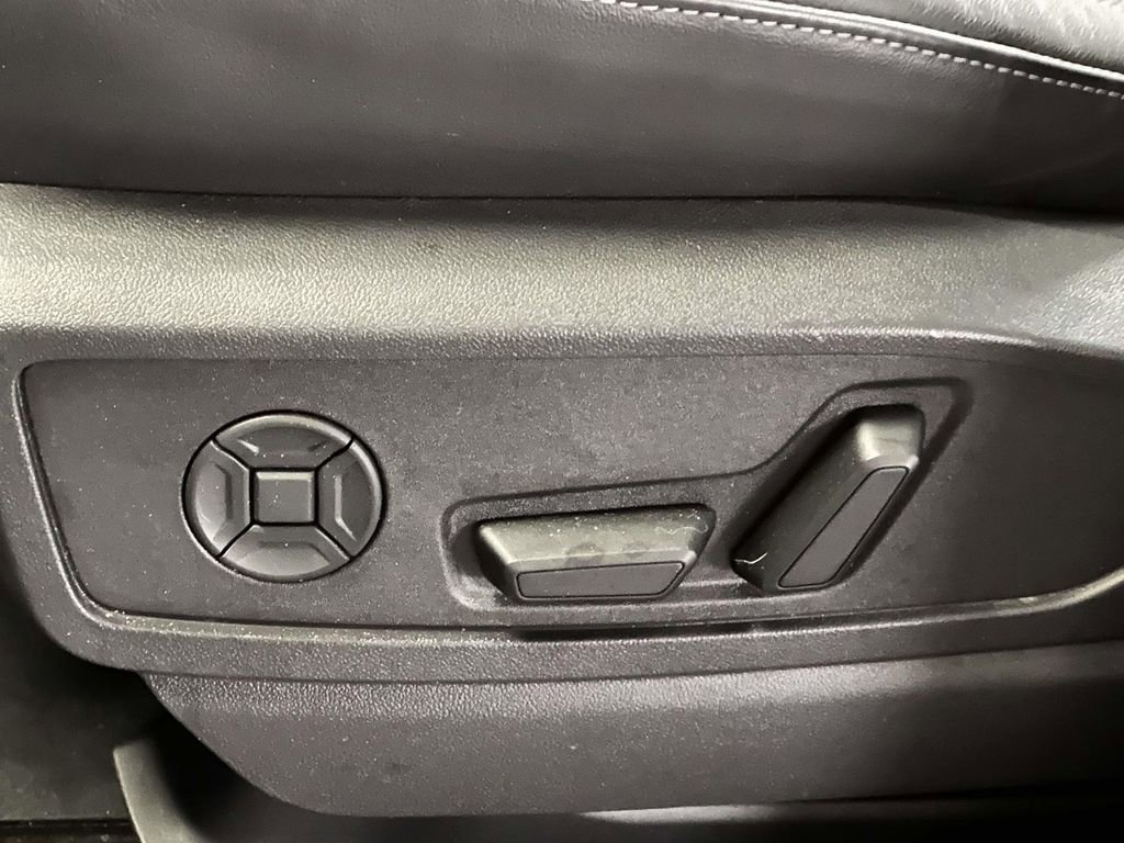 Used 2025 Audi Q5 Premium Plus w/ Premium Plus image 13