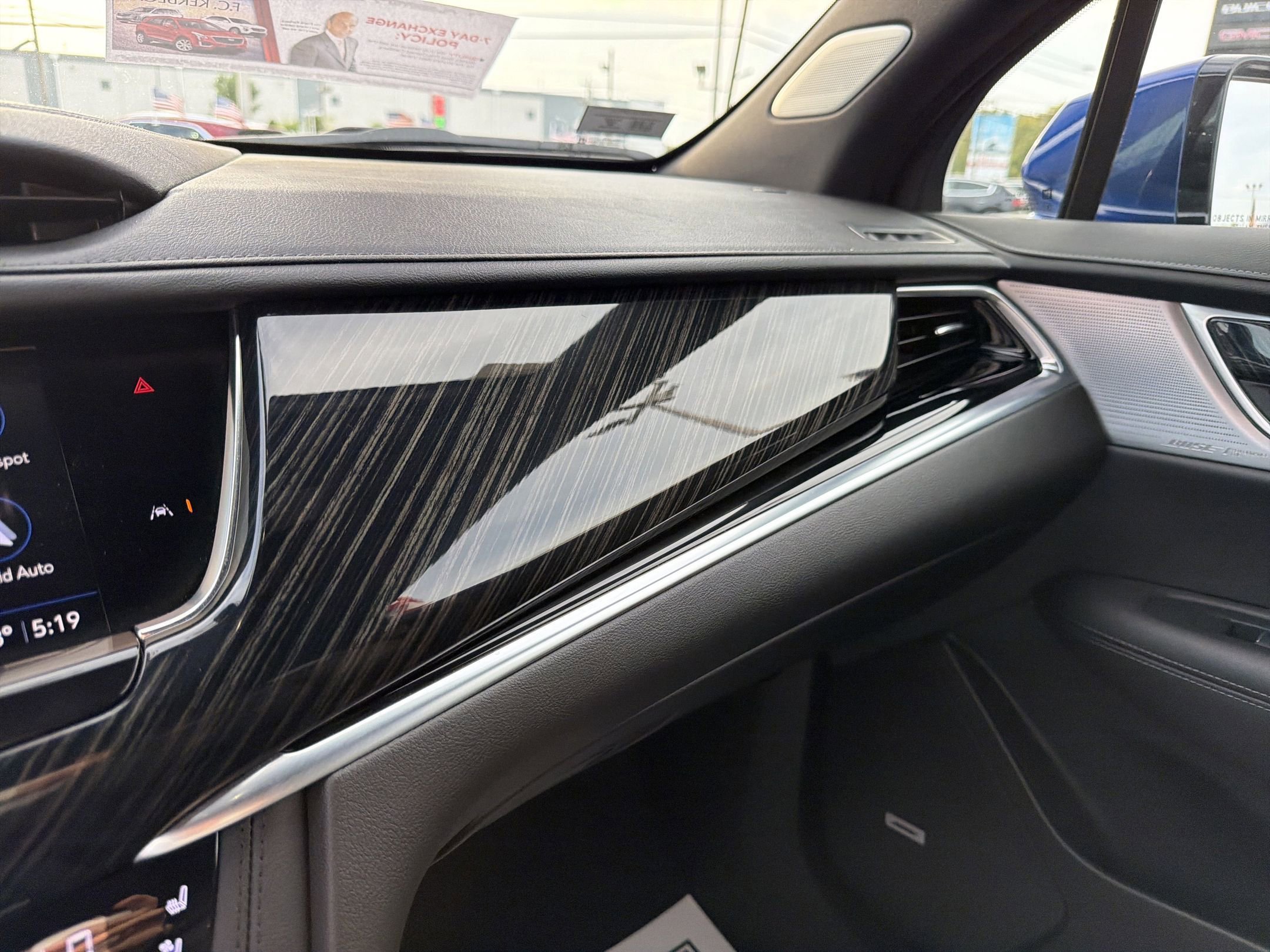 Certified 2025 Cadillac XT6 Premium Luxury image 21