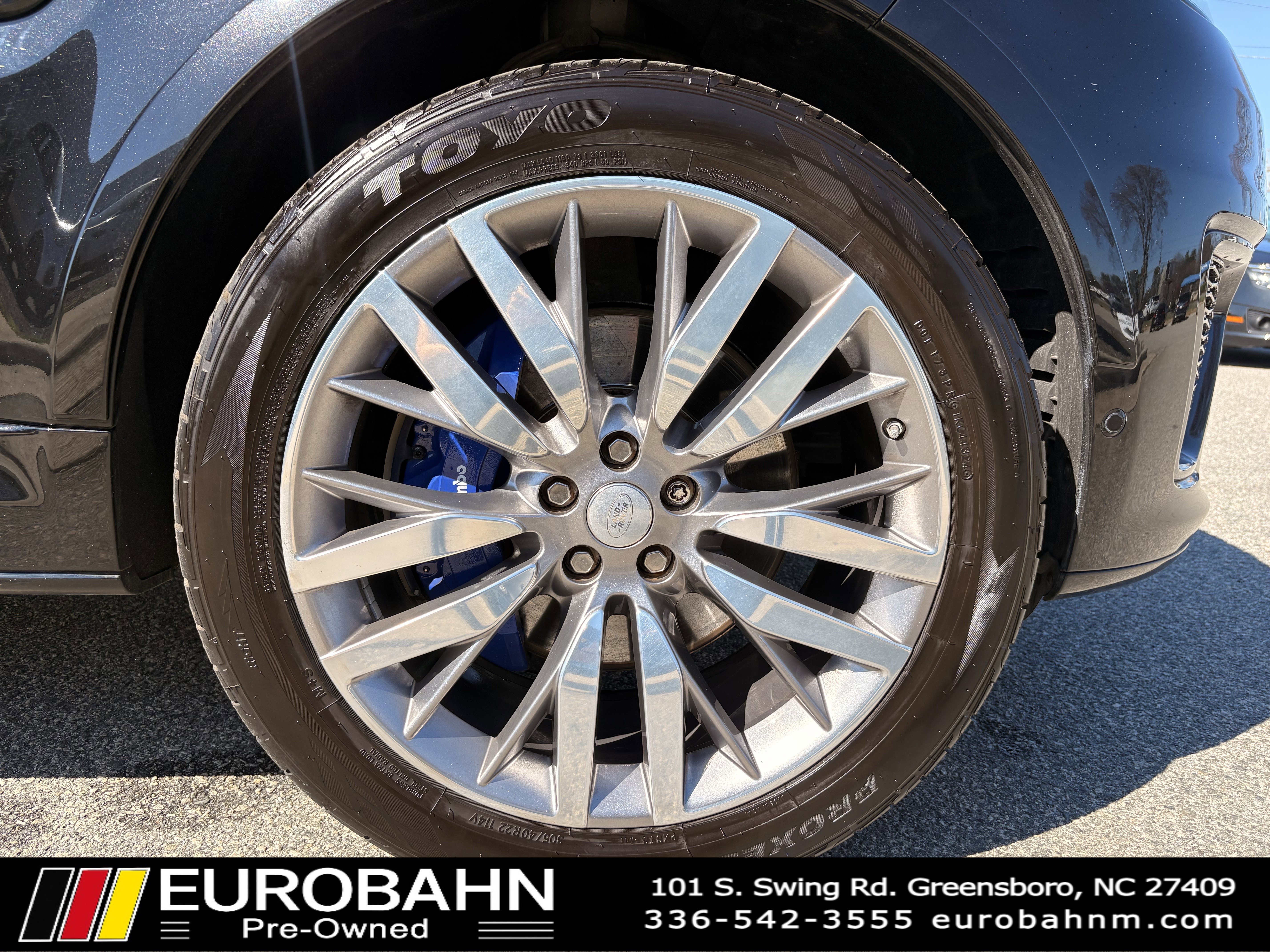 Used 2017 Land Rover Range Rover Sport SVR image 34