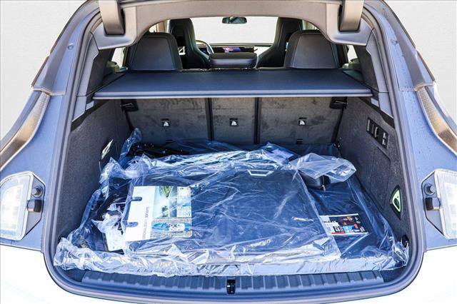 Used 2026 BMW iX xDrive60 w/ Premium Package image 23