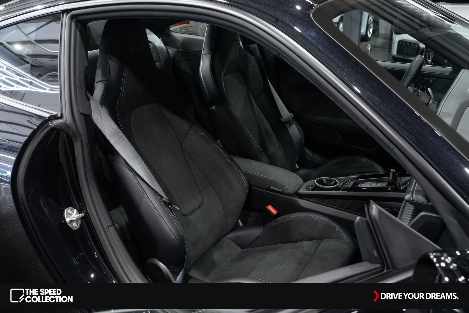 Used 2025 Porsche 911 Carrera GTS image 21