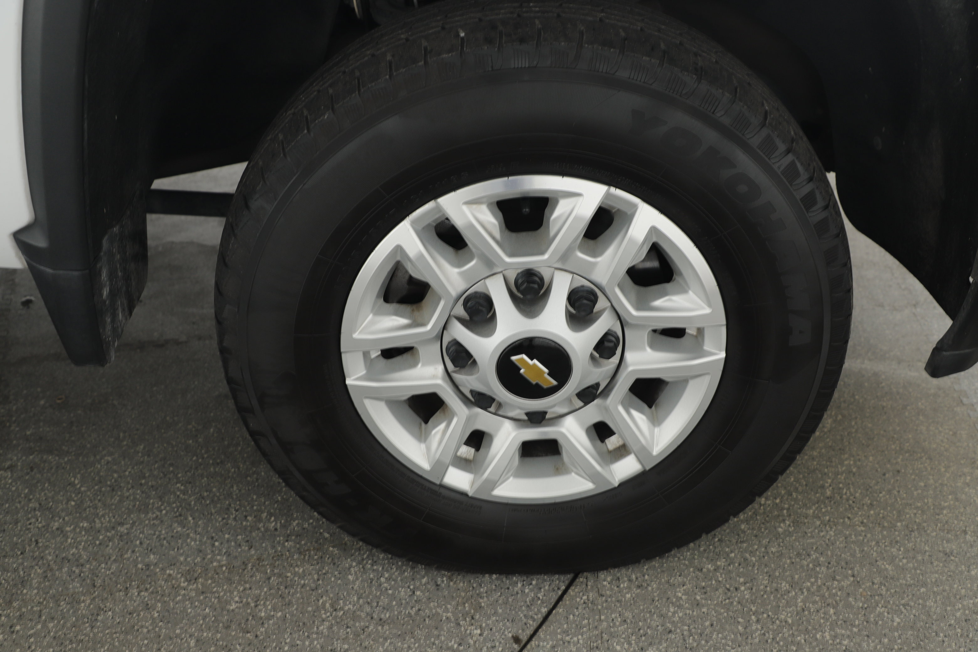 Used 2024 Chevrolet Silverado 2500 LT image 4