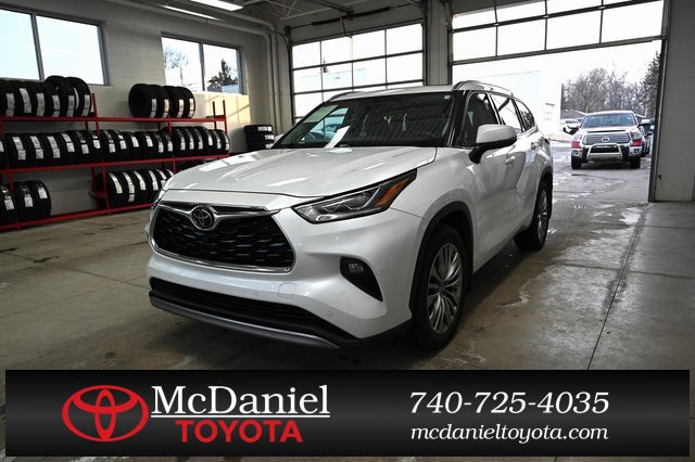 Used 2022 Toyota Highlander Platinum image 1