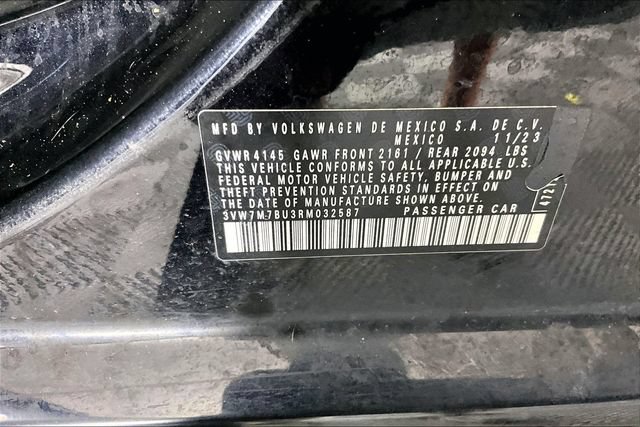Used 2024 Volkswagen Jetta SE FWD image 4