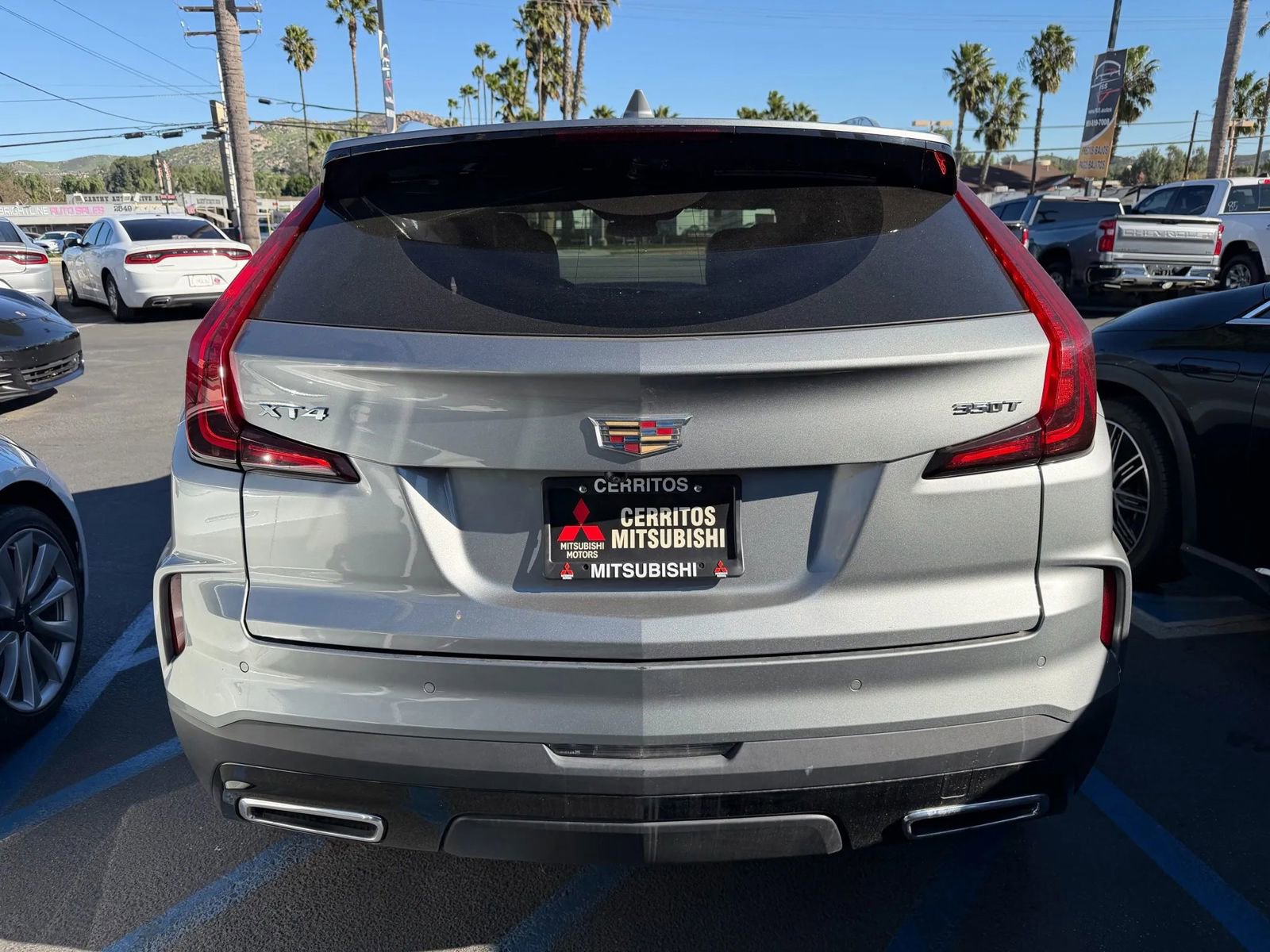 Used 2024 Cadillac XT4 Premium Luxury image 7