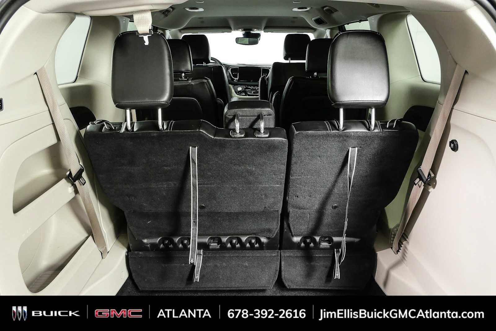 Used 2024 Chrysler Pacifica Touring-L FWD image 29