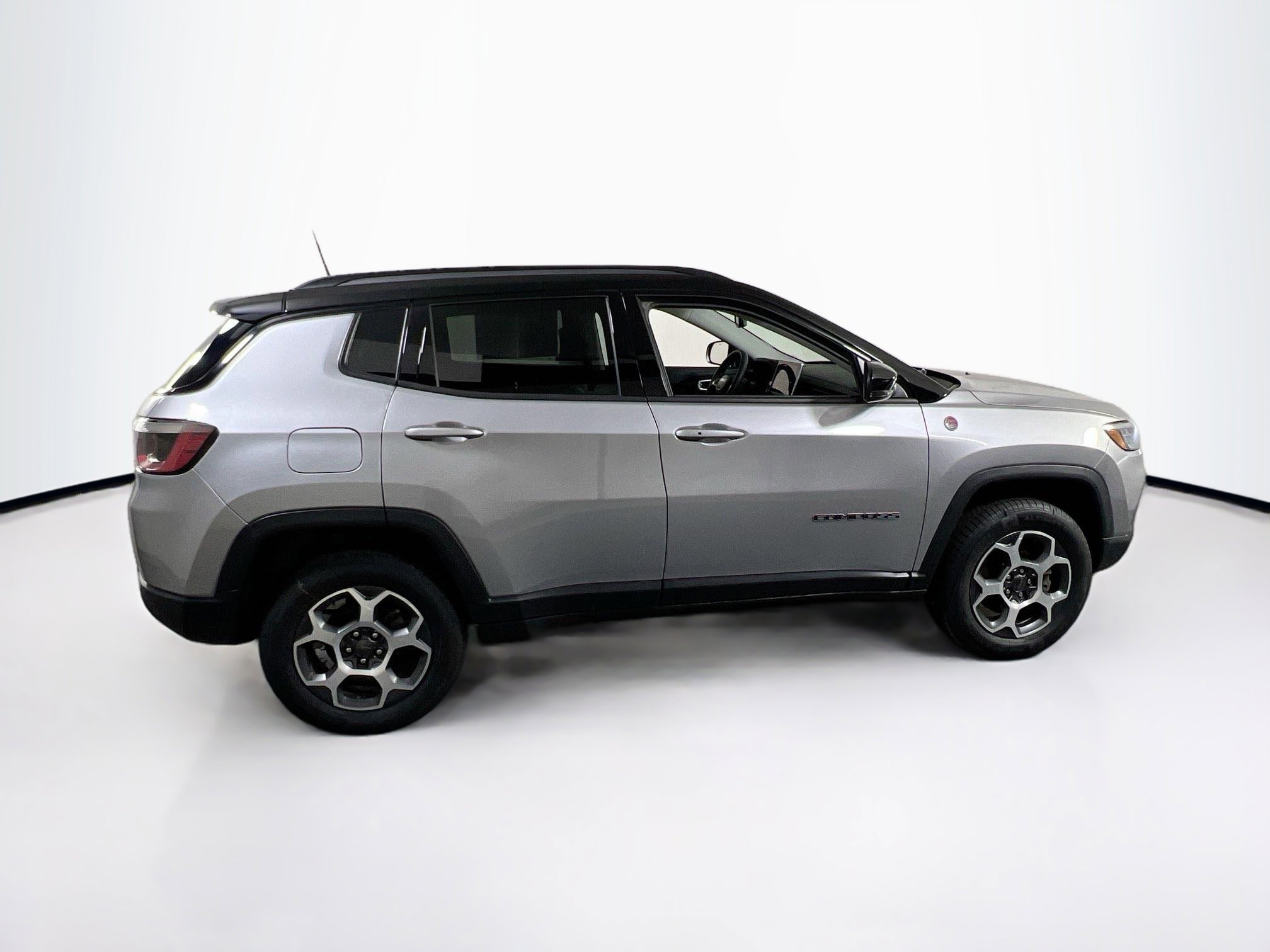 Used 2022 Jeep Compass Trailhawk AWD/4WD image 4