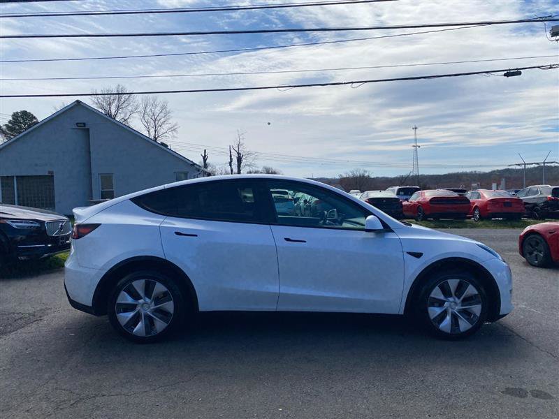 Used 2023 Tesla Model Y AWD image 6