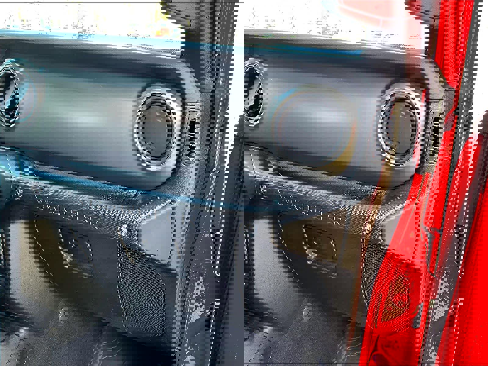 Used 2023 Jeep Wrangler Willys image 13