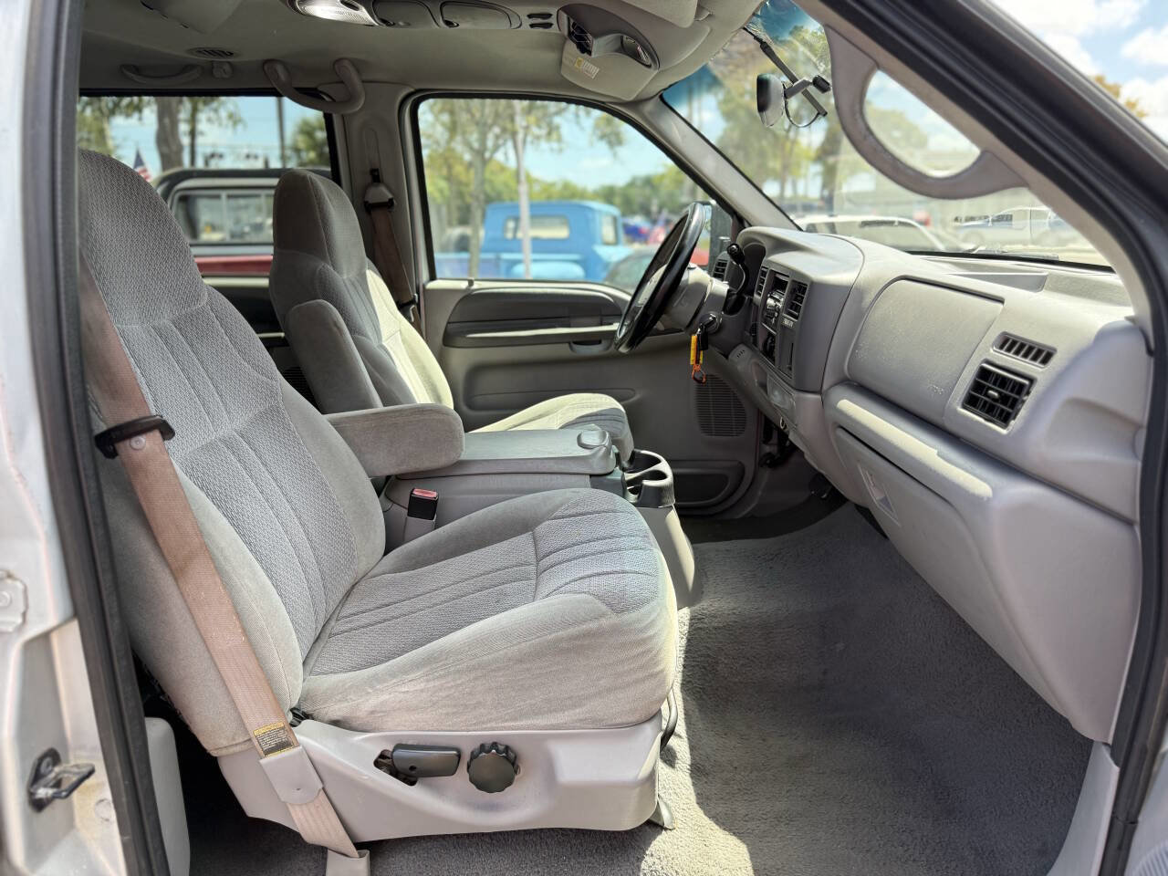 Used 2001 Ford Excursion XLT image 21