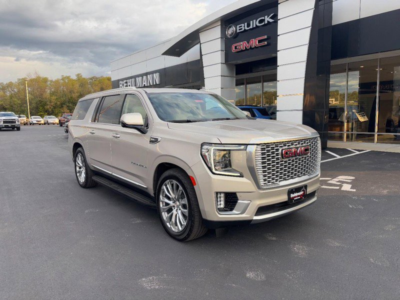 Used 2023 GMC Yukon XL Denali w/ Max Trailering Package image 2