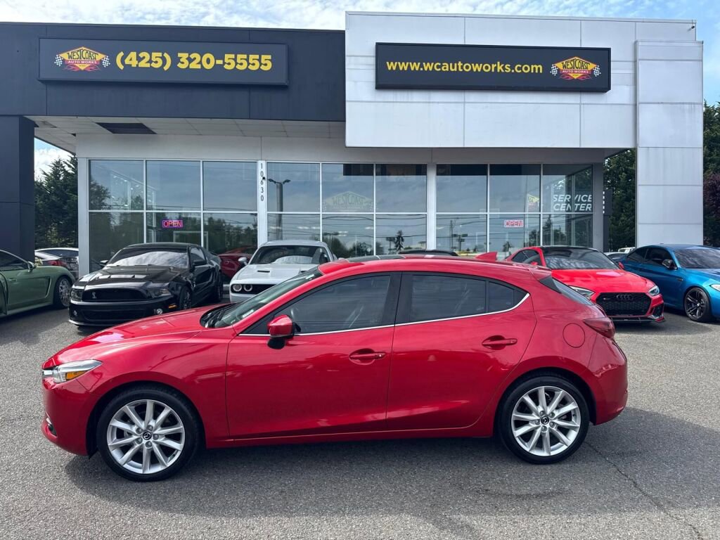Used 2017 MAZDA MAZDA3 Grand Touring w/ Premium Equipment Package FWD image 2
