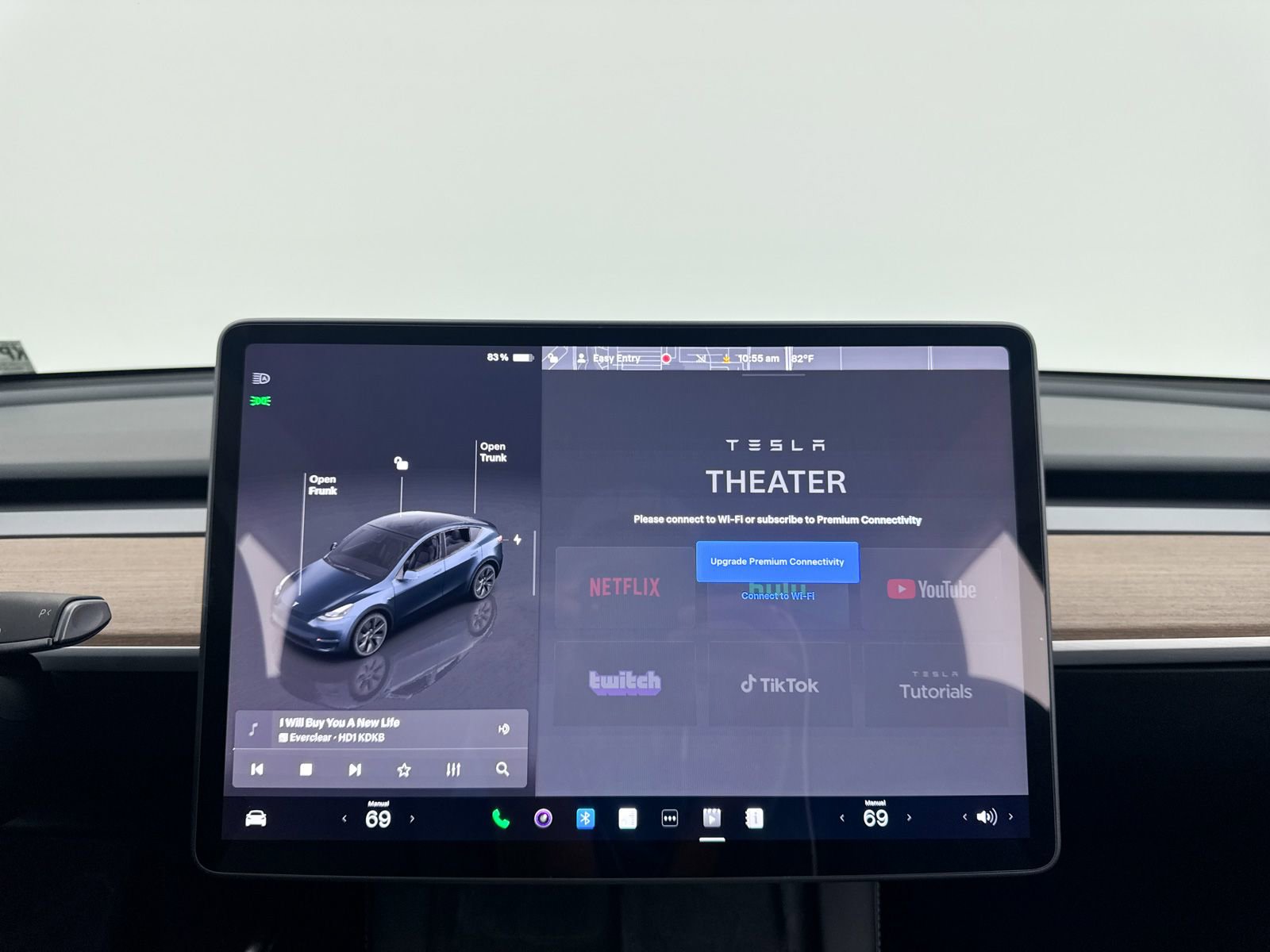 Used 2024 Tesla Model Y Long Range RWD image 24