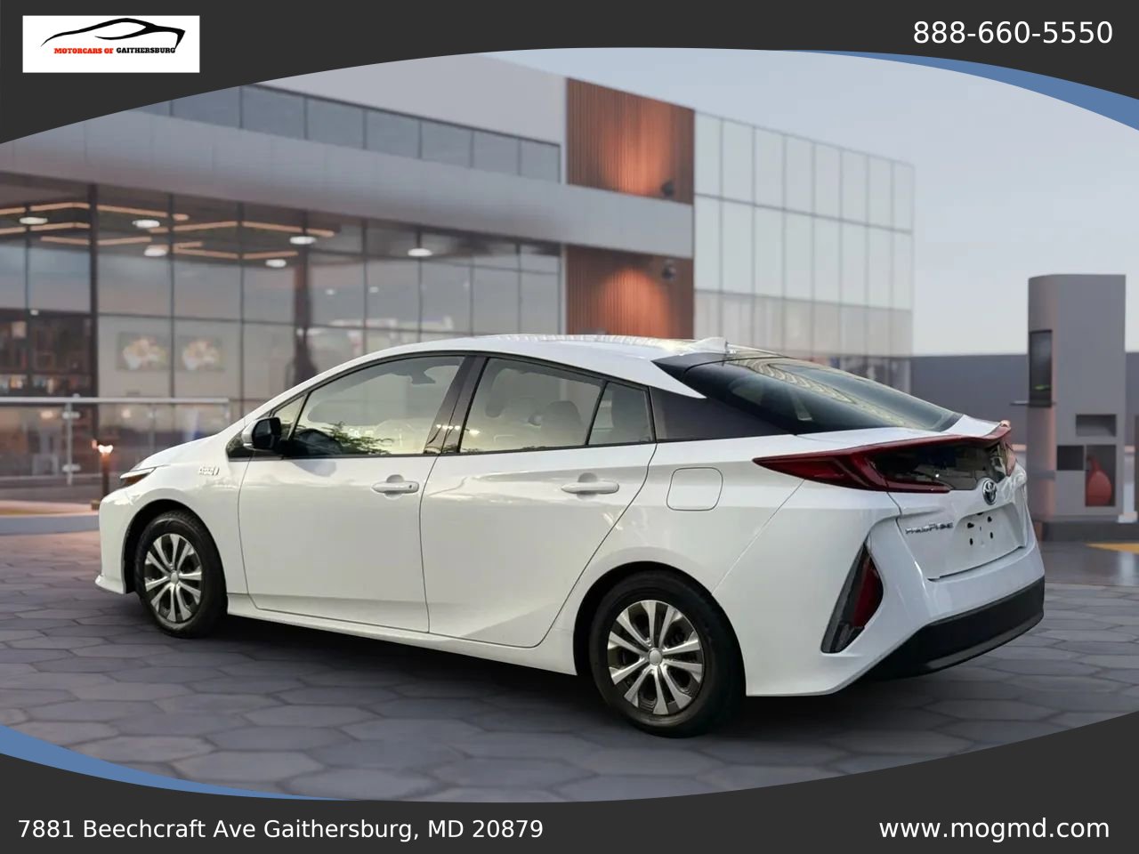 Used 2018 Toyota Prius Prime Plus w/ Carpet Mat Package image 11