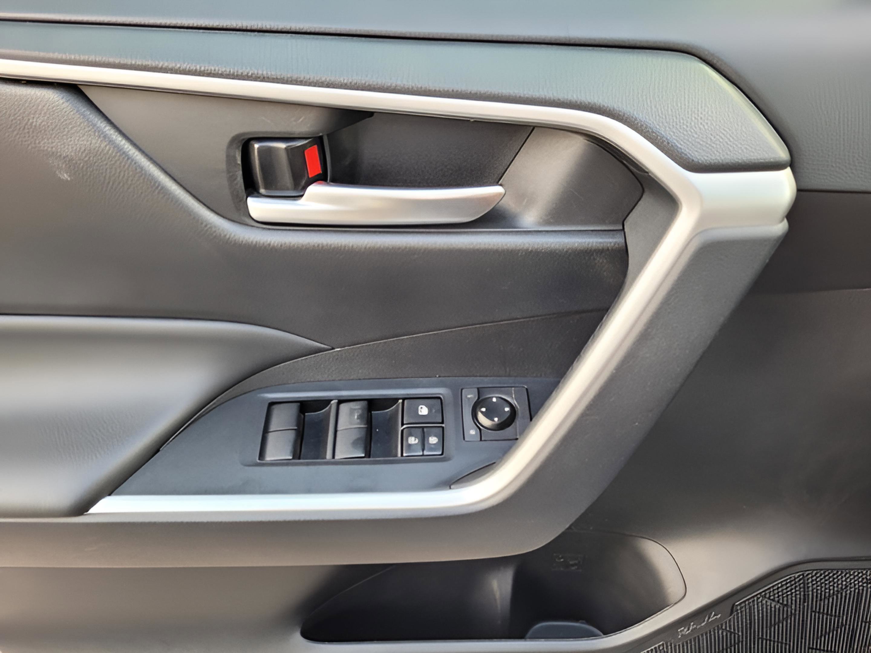 Certified 2021 Toyota RAV4 XLE image 22