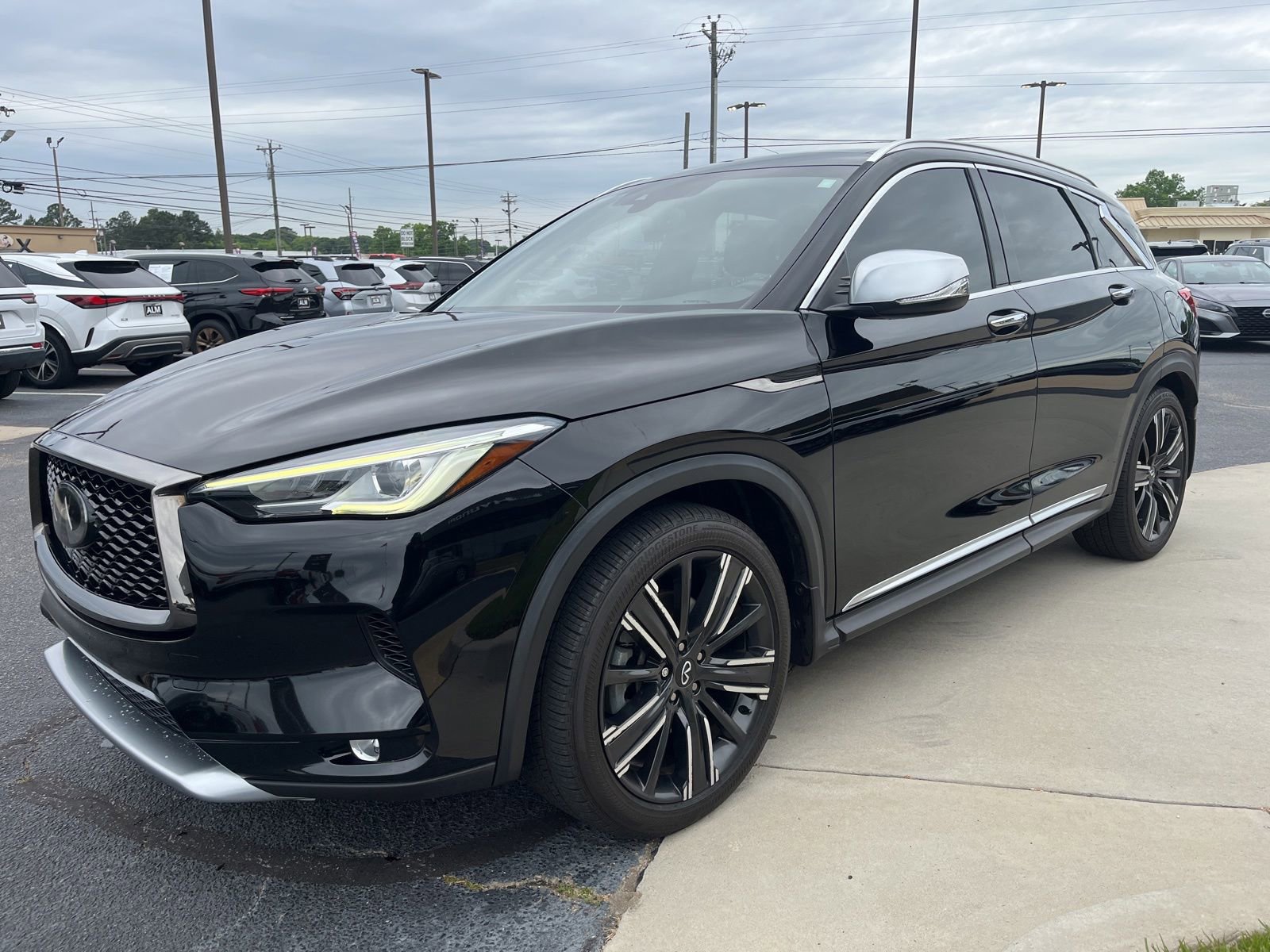 Used 2021 INFINITI QX50 Luxe w/ Appearance Package FWD image 3