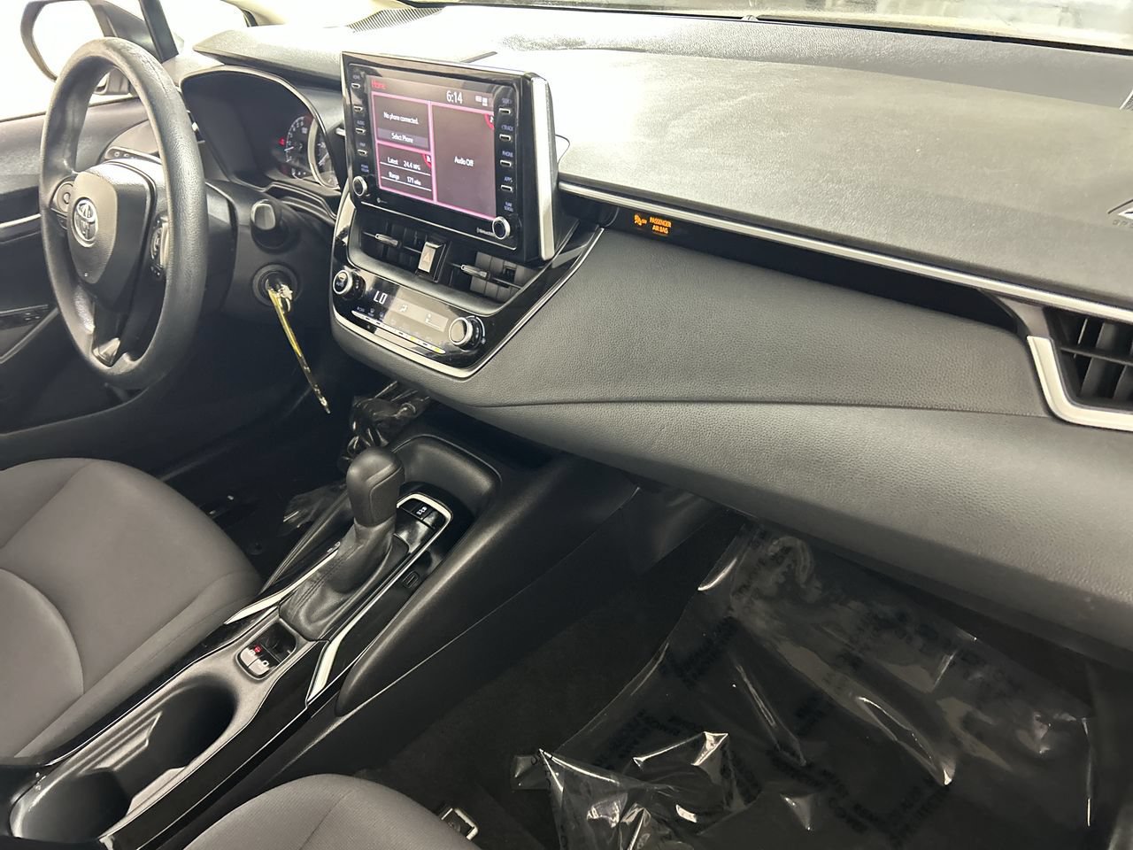 Used 2021 Toyota Corolla LE FWD image 26