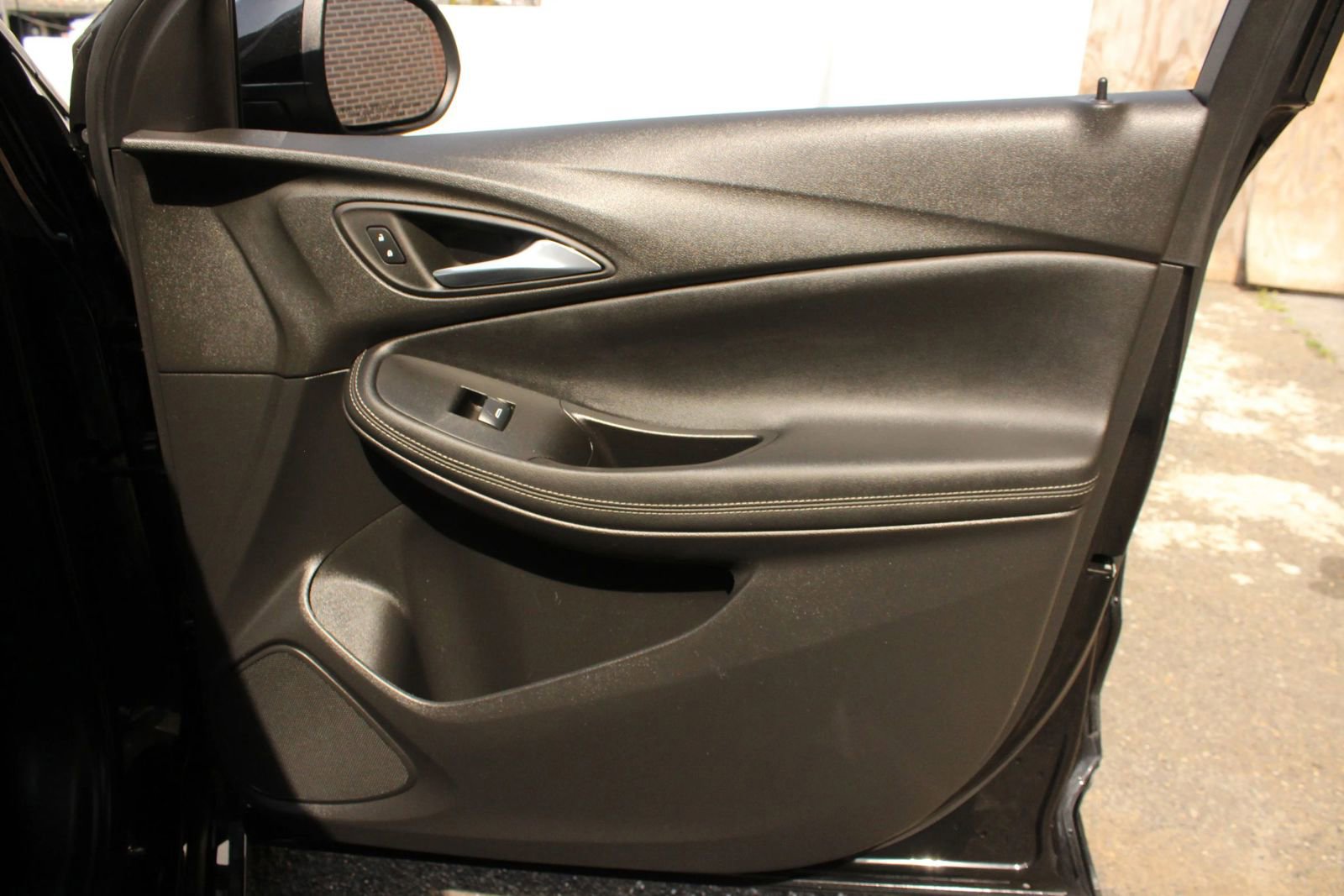Used 2022 Buick Encore GX Select w/ Sport Touring Package AWD/4WD image 22
