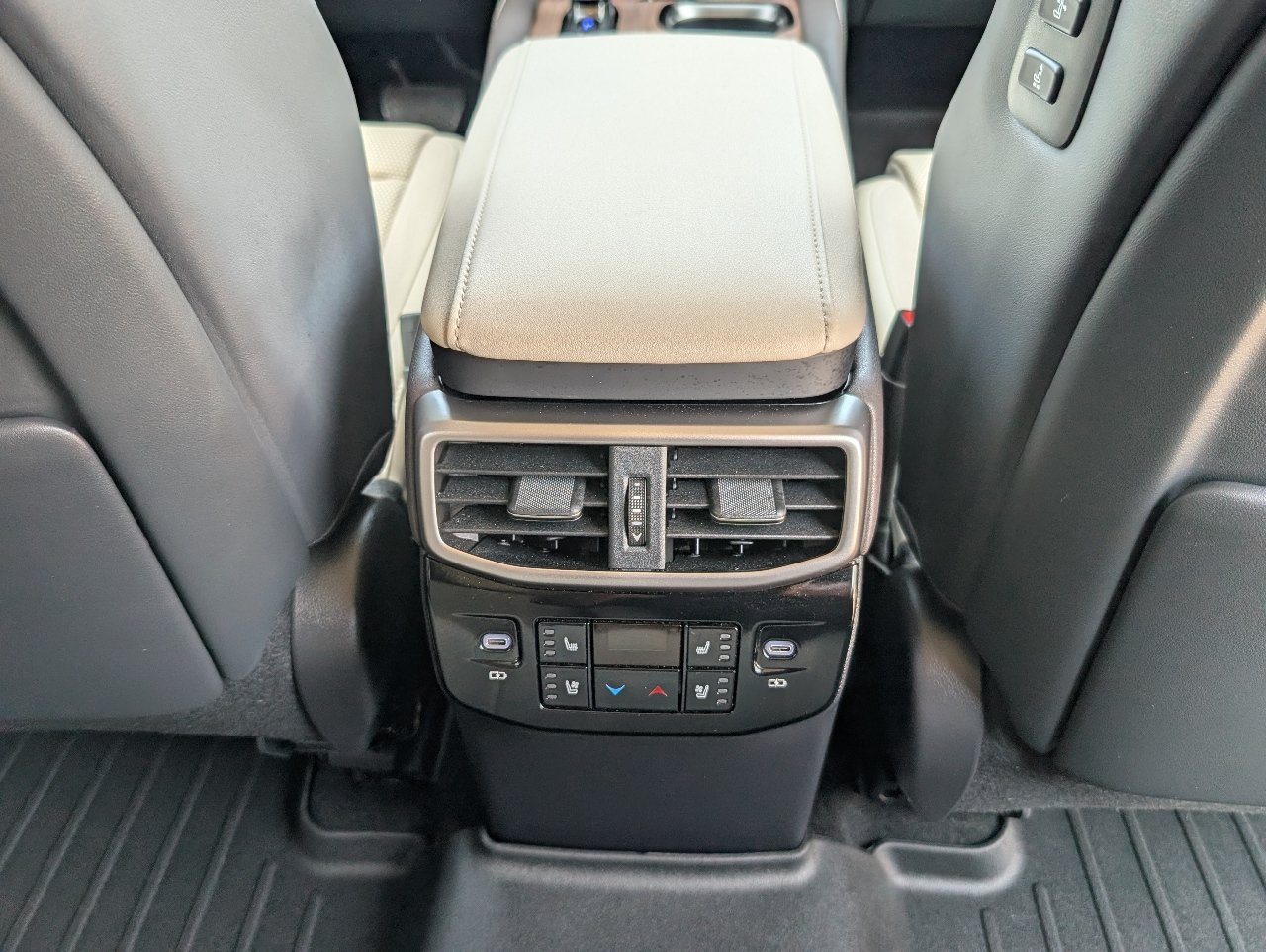 Used 2025 Lexus RX 450h AWD w/ Convenience Package image 7