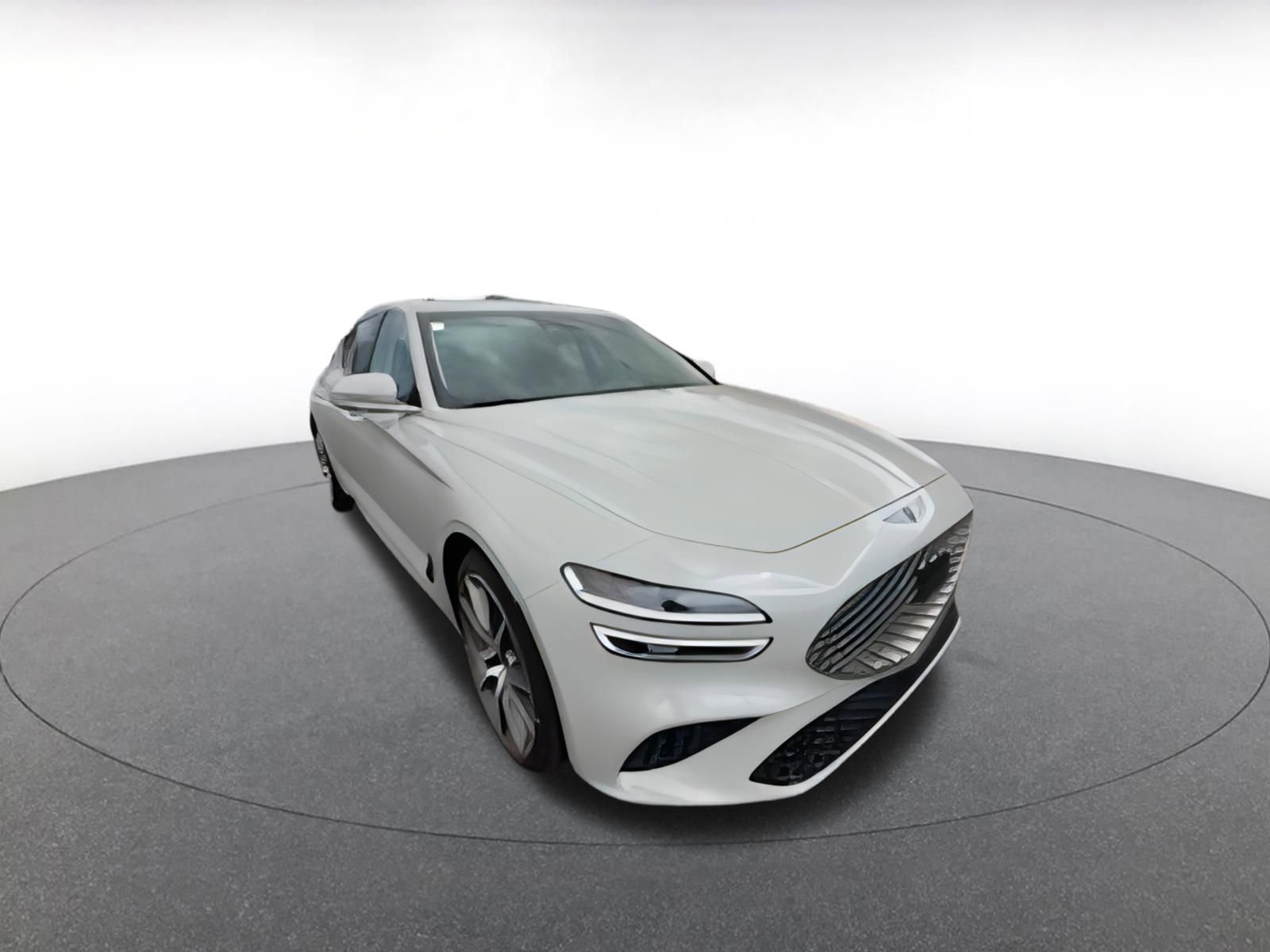 Used 2025 Genesis G70 2.5T image 1