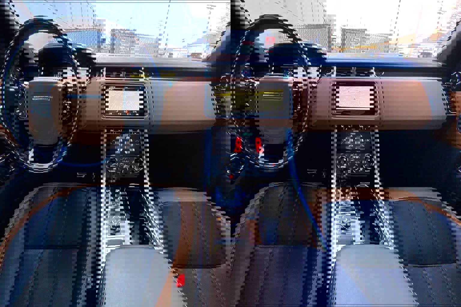 Used 2018 Land Rover Range Rover Sport HSE Dynamic image 15