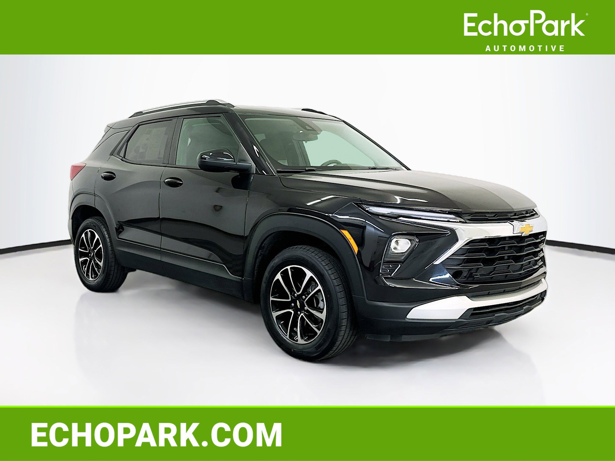 Used 2025 Chevrolet TrailBlazer LT AWD/4WD image 1