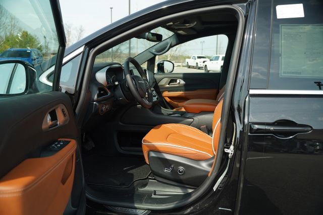 New 2026 Chrysler Pacifica Pinnacle AWD/4WD image 10
