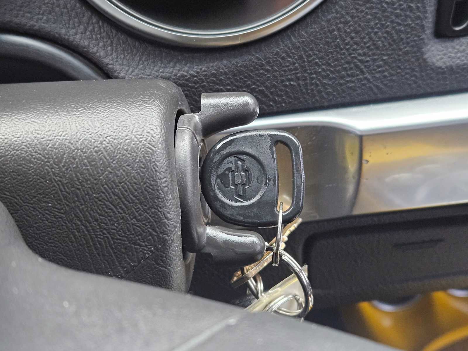 Used 2006 Chevrolet SSR w/ Preferred Equipment Group image 30