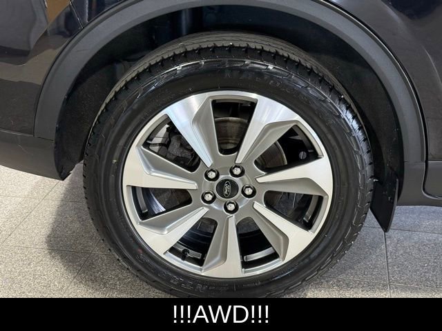 Used 2024 Ford Escape Platinum image 11