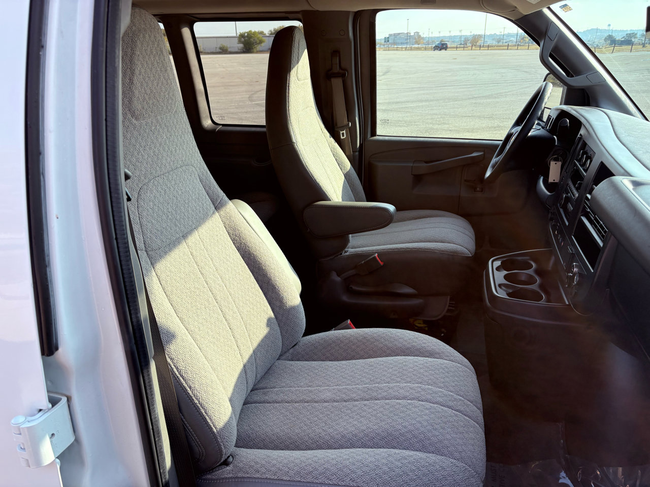 Used 2016 Chevrolet Express 3500 LT w/ LT Preferred Equipment Group image 30