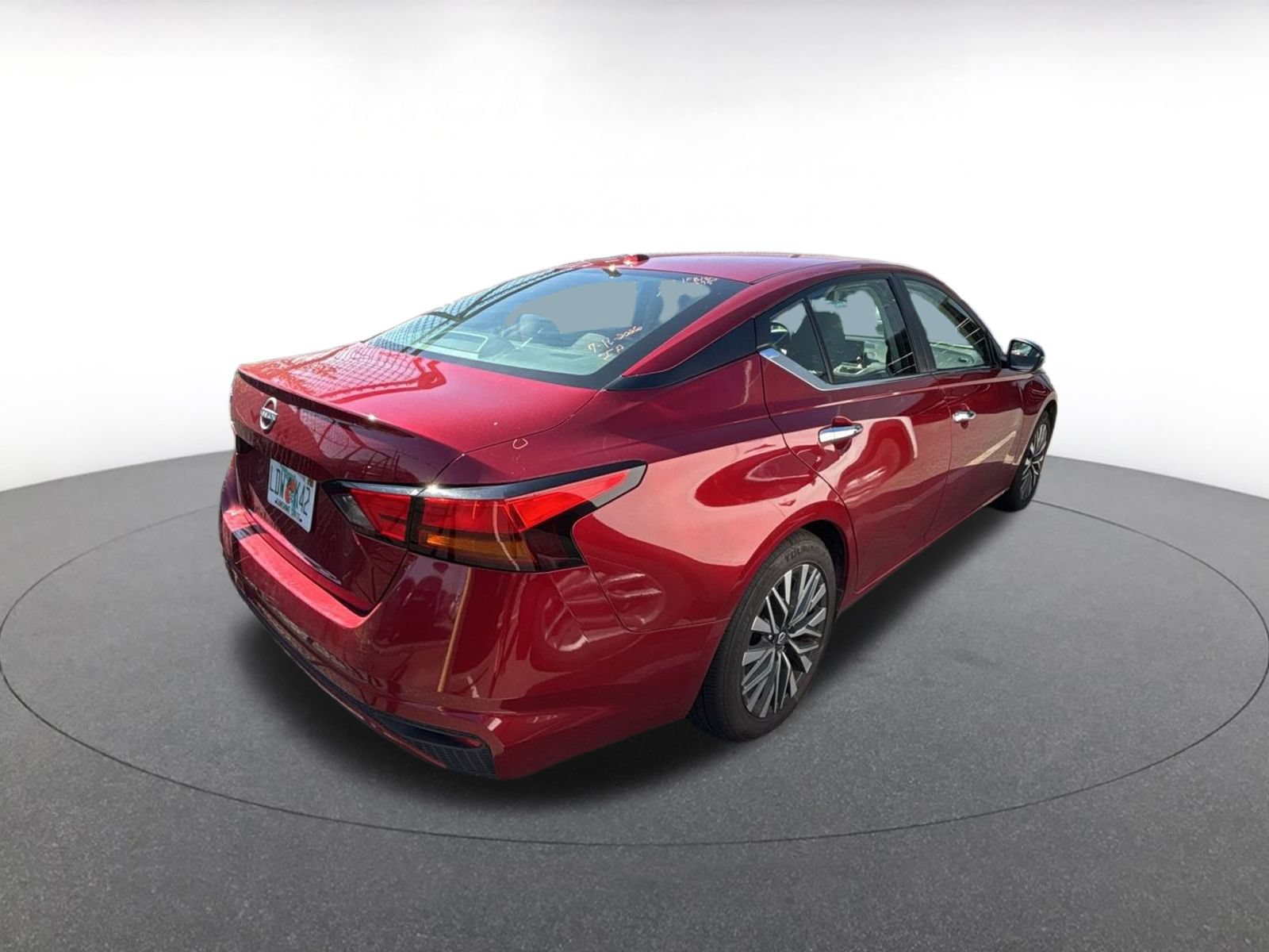 Used 2025 Nissan Altima 2.5 SV FWD image 18