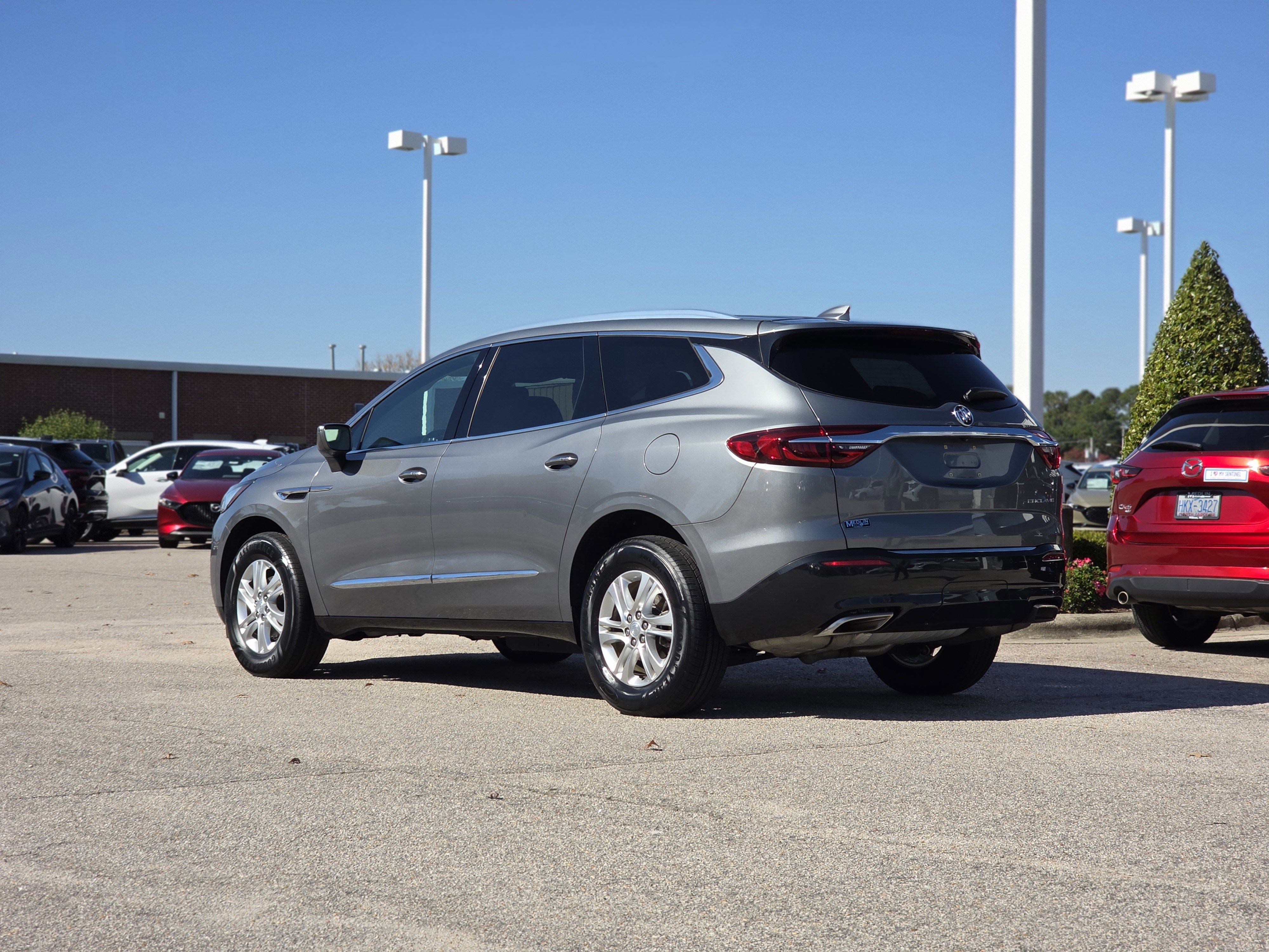 Used 2019 Buick Enclave Essence image 5