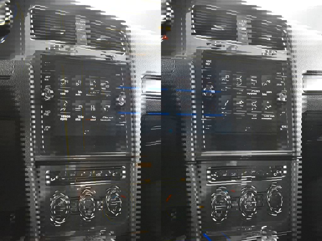 Used 2019 Volkswagen e-Golf SE image 21