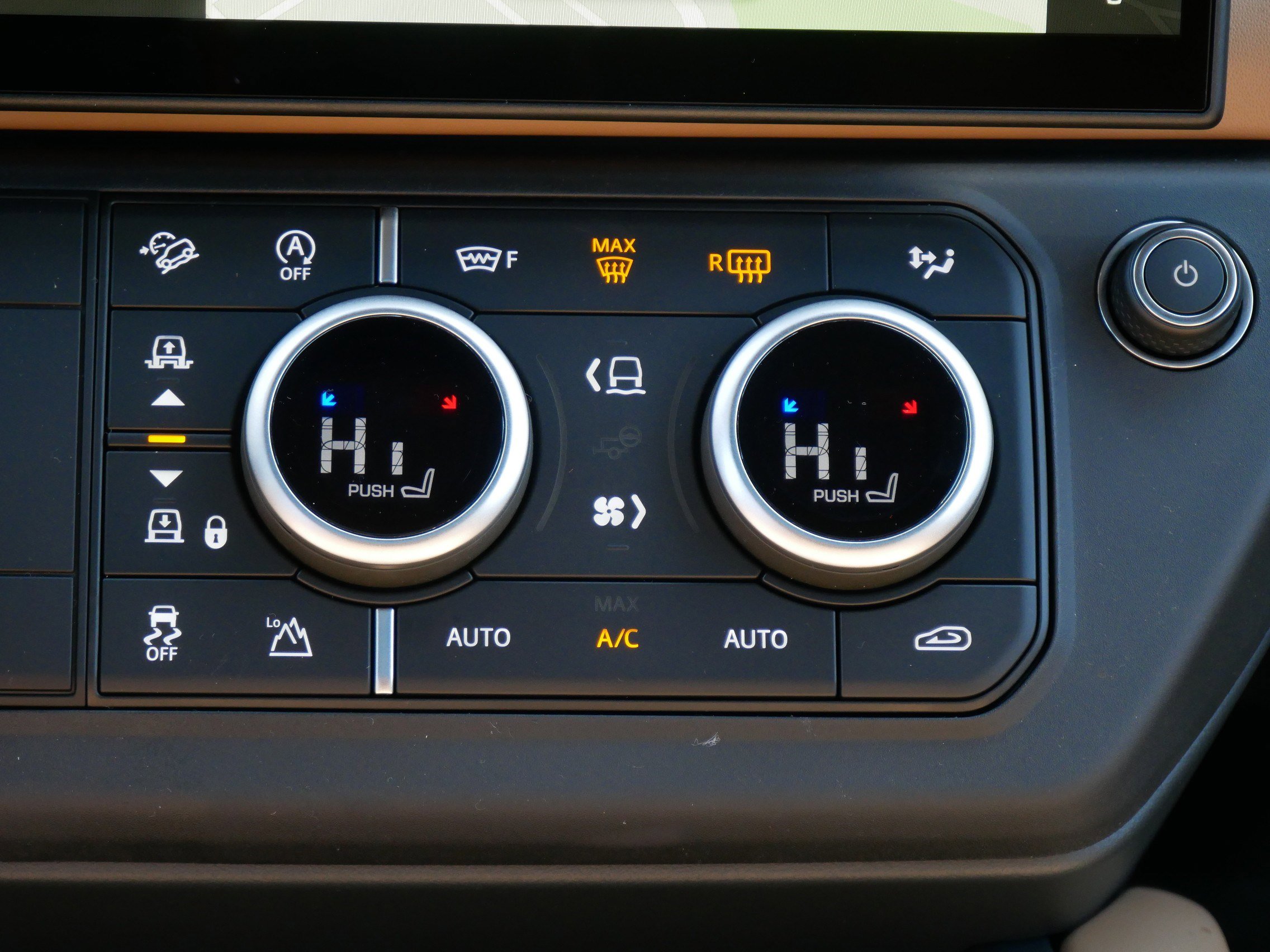 New 2026 Land Rover Defender 110 X-Dynamic SE AWD/4WD image 8