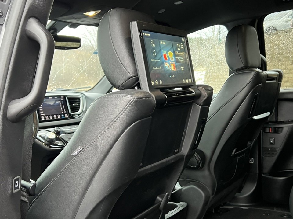 Used 2020 Chrysler Pacifica Touring-L Plus image 33