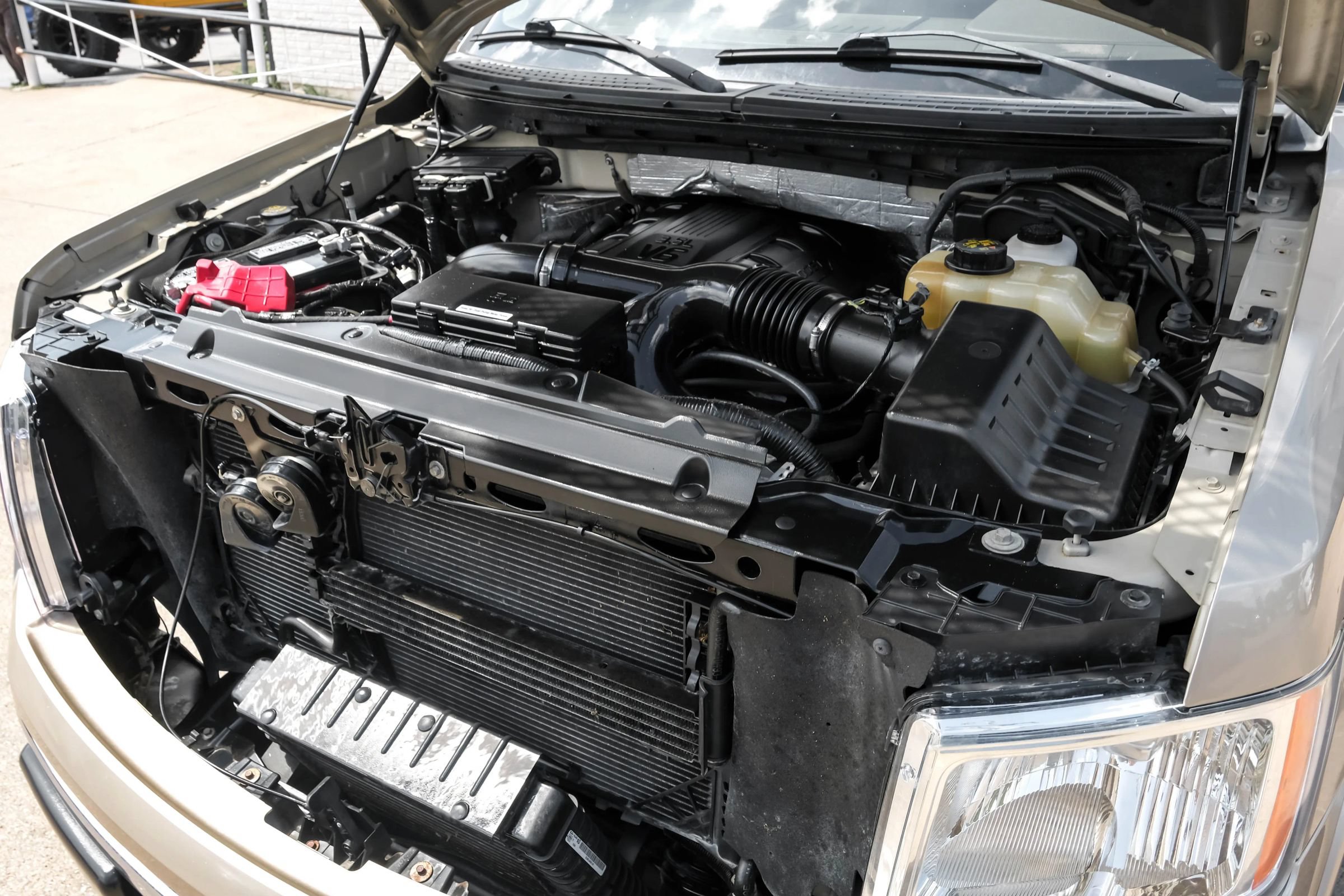 Used 2012 Ford F150 Lariat w/ Lariat Chrome Pkg AWD/4WD image 41