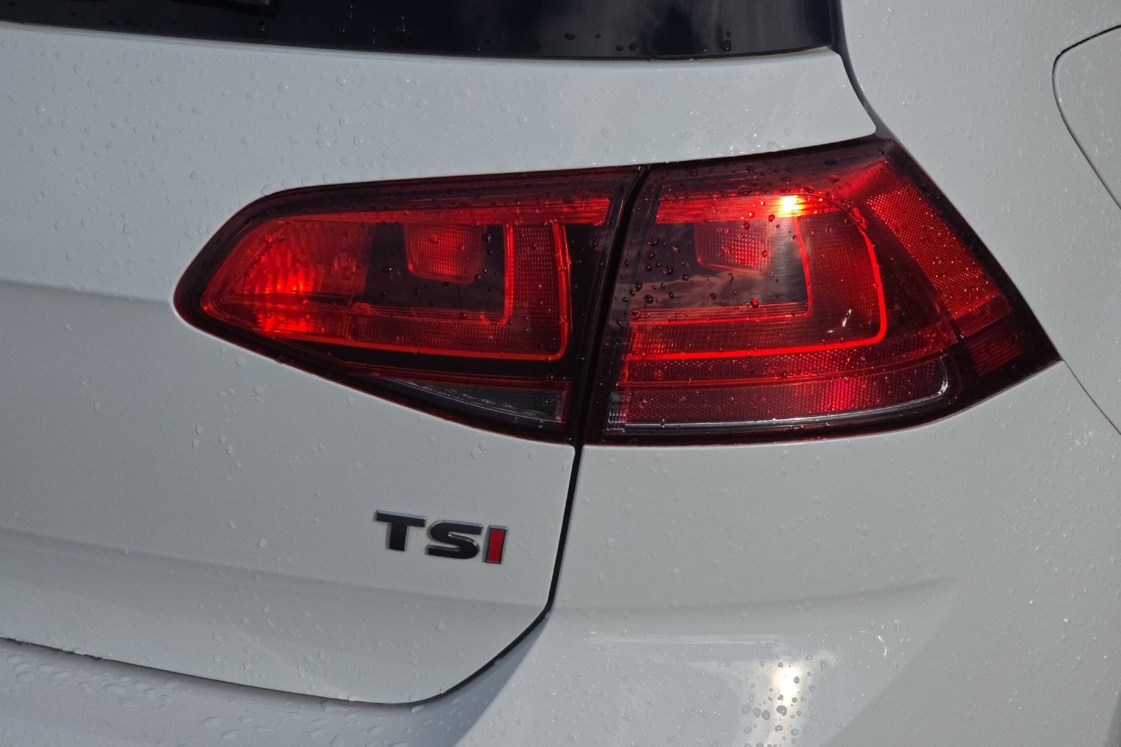 Used 2017 Volkswagen Golf S image 31