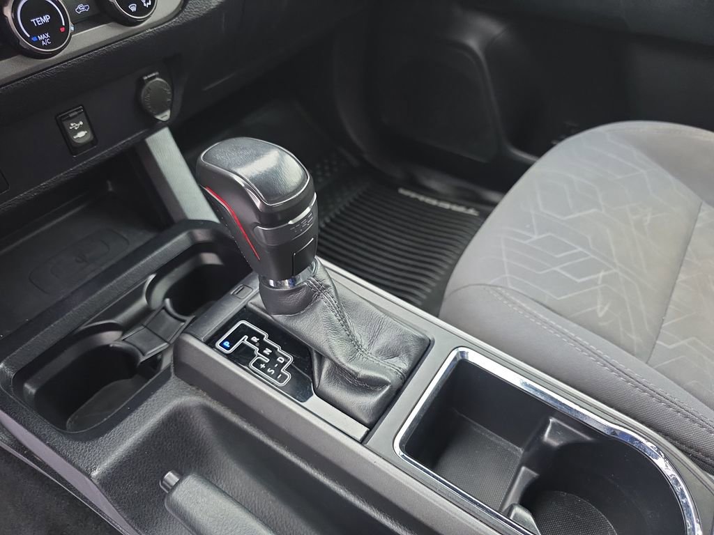 Used 2017 Toyota Tacoma TRD Off-Road image 24