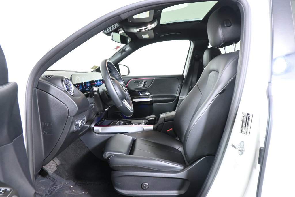 Used 2023 Mercedes-Benz GLB 250 4MATIC image 3