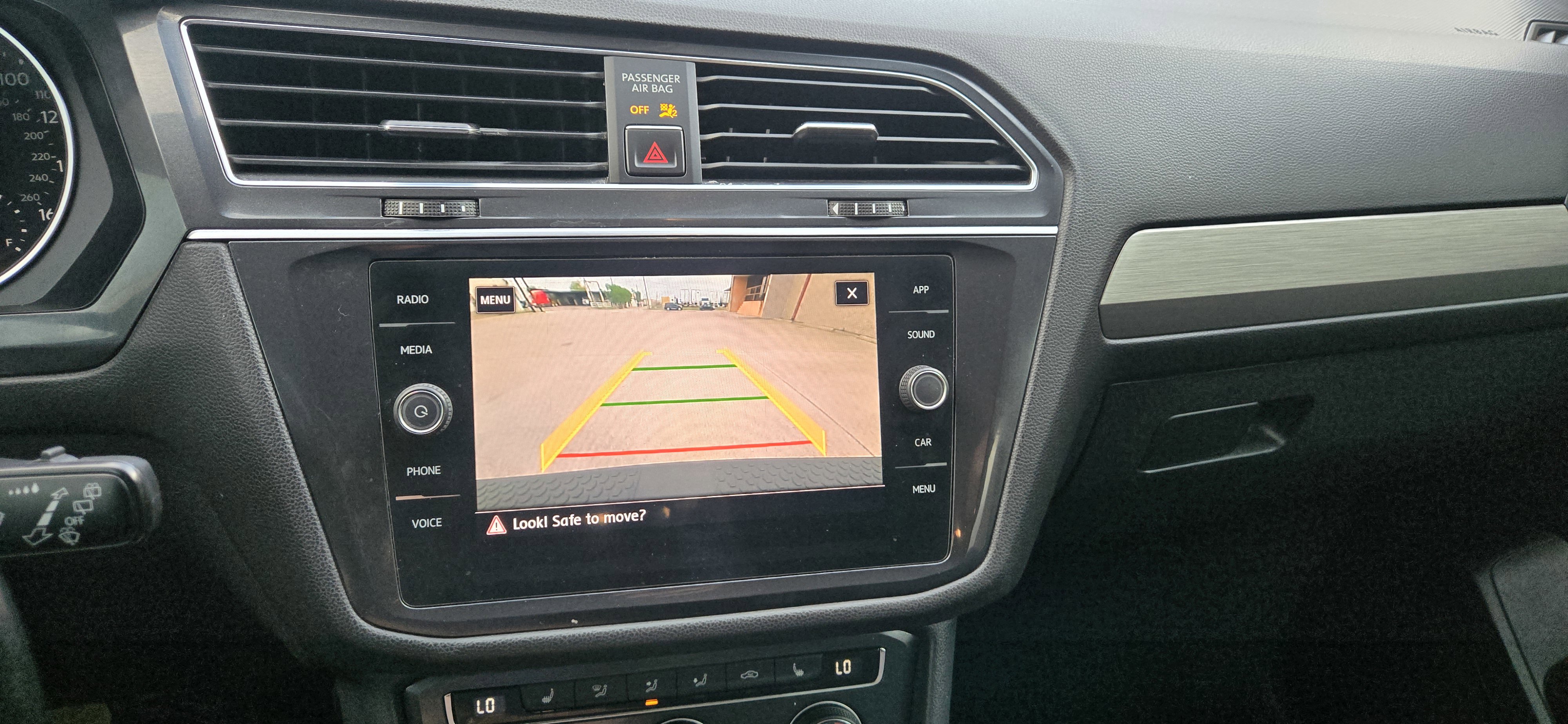 Used 2018 Volkswagen Tiguan SEL image 29